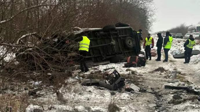 У масштабній ДТП біля Львова загинуло 7 людей