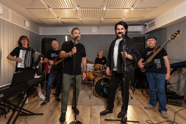 Зібров та Кричевський представили пісню про чоловічу дружбу