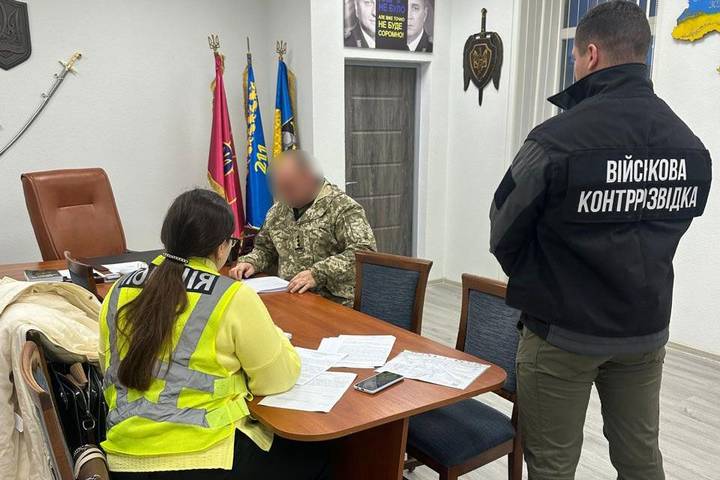 Слідчі поліції повідомили про підозру командиру 211-ї понтонно-мостової бригади