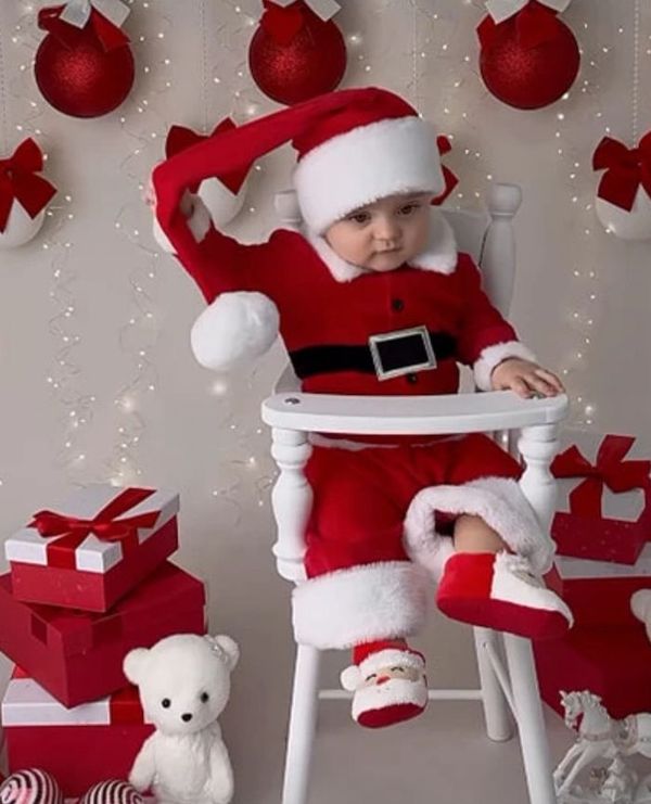 Козловські одягли синочка в Санта Клауса