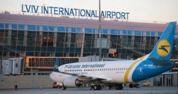 Декілька аеропортів в Україні почнуть працювати цього року