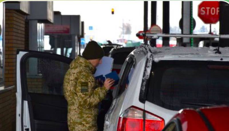 Як виїхати за кордон багатодітним чоловікам у 2025