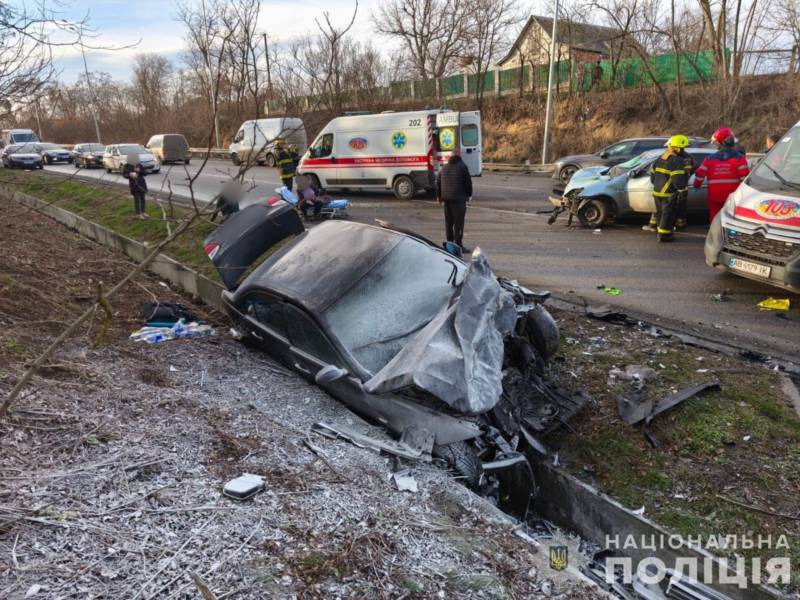 Три авто зіткнулись на Гайсинщині 