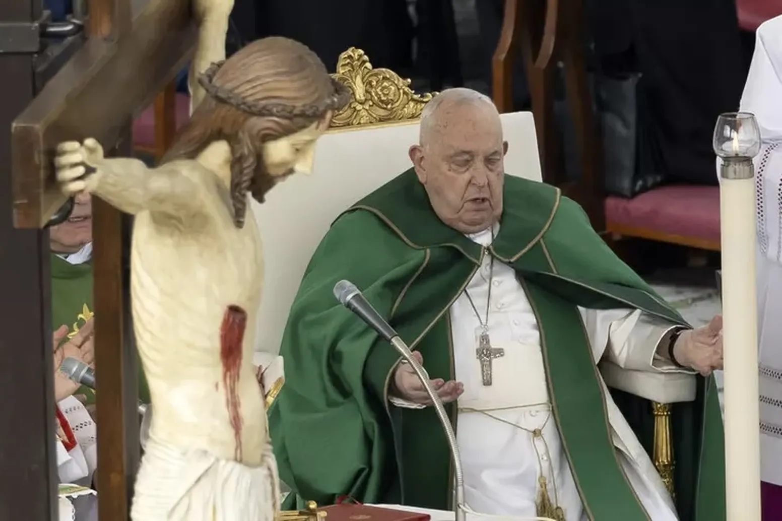 Через хворобу Папа Римський перервав проповідь