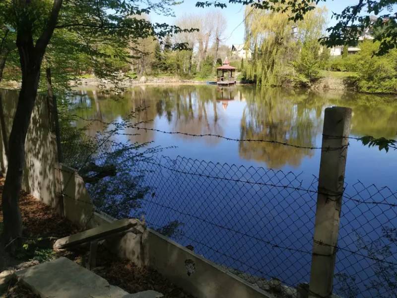 Відомий вінницький бізнесмен “прихопив” комунальну водойму
