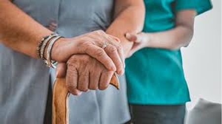 Науковці назвали корисні звички для людей похилого віку