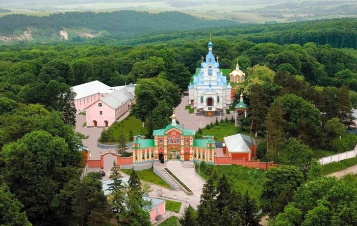 В Почаївській лаврі відкриють монастир