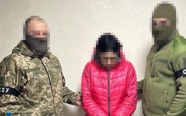 СБУ затримала ще 2-х агенток фсб, які коригували російські авіаудари по оборонцях Донеччини