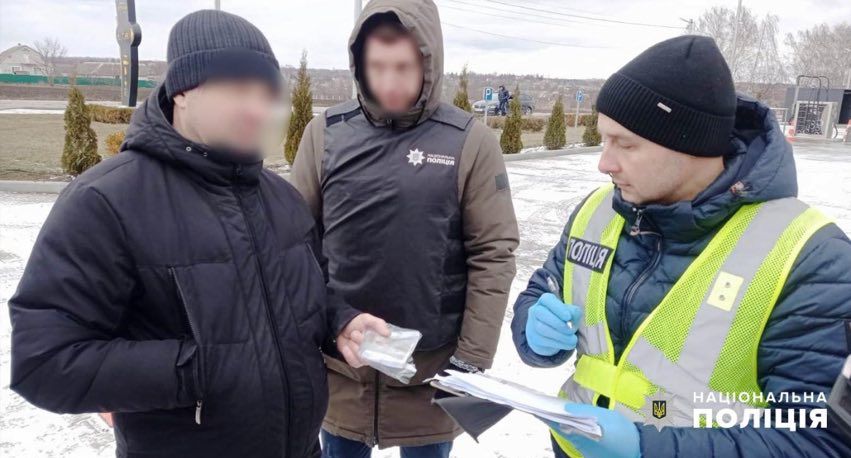 Депутата міської ради затримали на хабарі 100 тисяч гривень у Вінницькій області