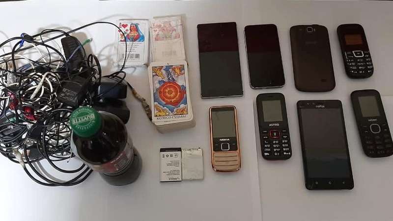Що із забороненого намагались передати у Хмельницький слідчий ізолятор