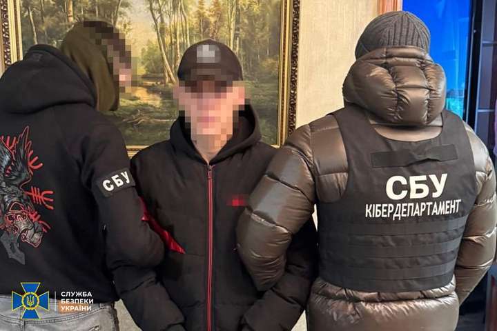 СБУ затримала групу підпалювачів, які нищили авто