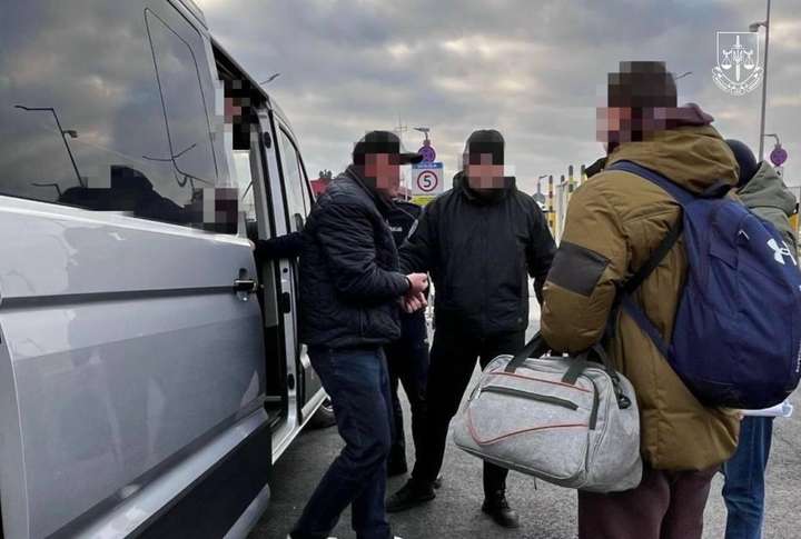 Німеччина видала Україні підозрюваного експосадовця податкової