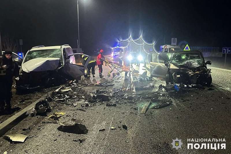 Дев’ятеро людей постраждали в ДТП на Хмельниччині