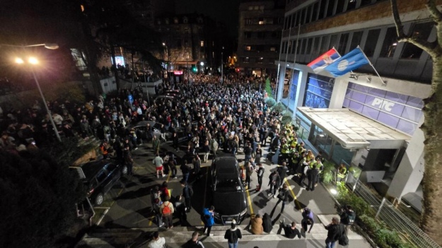 Студенти заблокували будівлю державної телерадіокомпанії Сербії