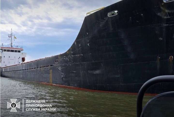Україна арештувала російське судно з краденим зерном у Чорному морі