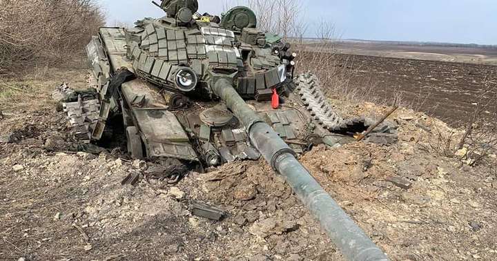 Російська армія занадто виснажена, щоб мати успіх в наступі – The Telegraph