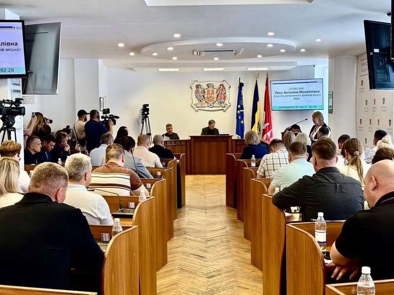 Безпека та оборона, стійкість, турбота: ключові рішення сесії Вінницької міської ради в квітні, присвячені підтримці військових, розвитку безбар’єрності та енергоефективності в громаді