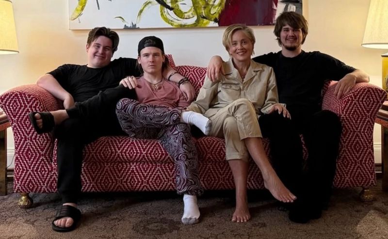 Шерон Стоун з нагоди свята показала  фото з усіма синами