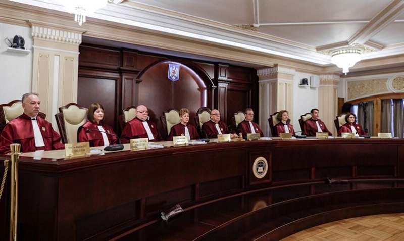 Румунські судді відхилили клопотання про анулювання виборів президента