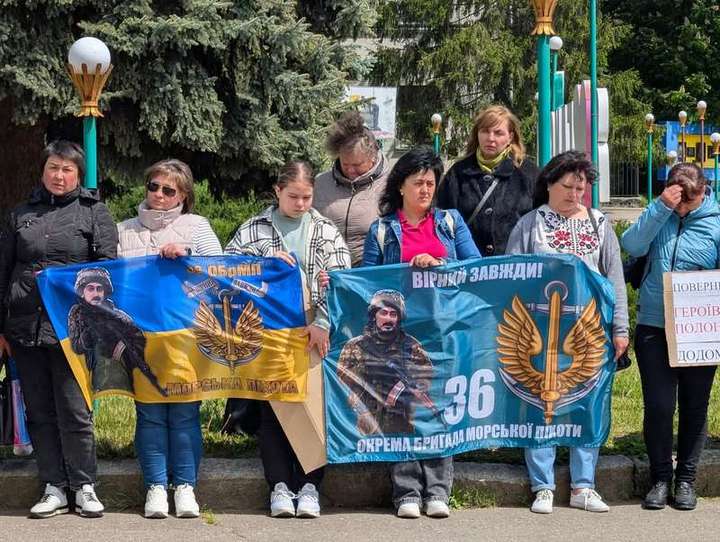 Акцію на підтримку полонених та зниклих безвісти військових провели у Гайсині