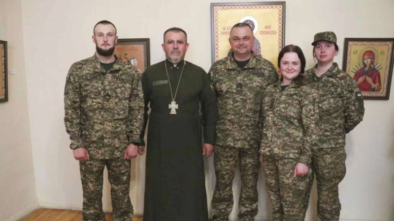 15 ікон написали вінницькі військовослужбовці