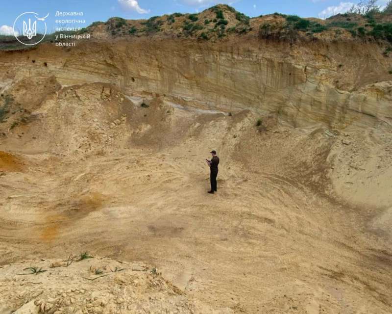 Ще один несанкціонований кар’єр виявили на Вінниччині