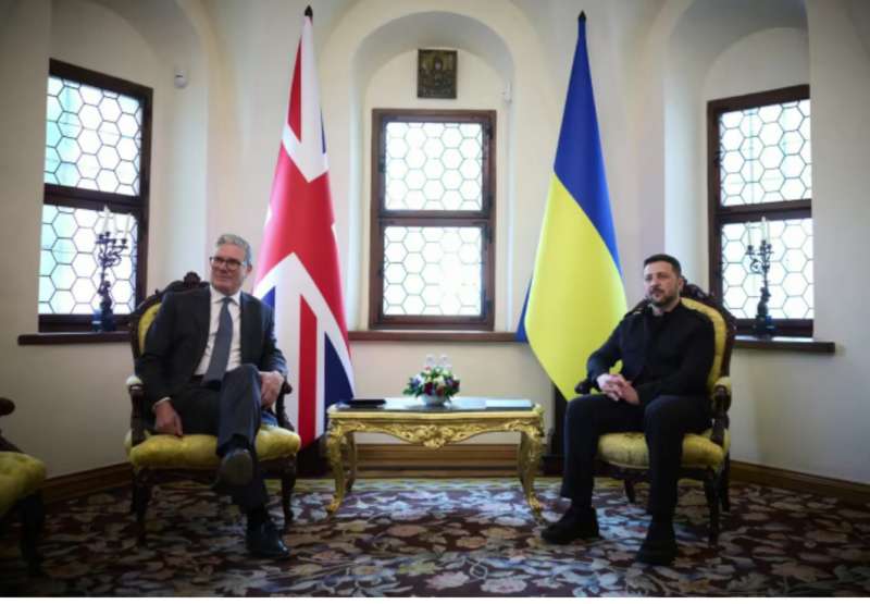 Зеленський влаштував Макрону і Стармеру екскурсію центром Києва