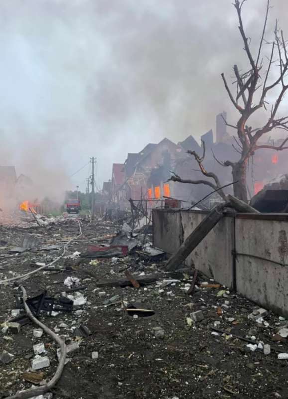 Нічна атака на Київщину: загинули четверо людей, 16 поранені, серед них діти