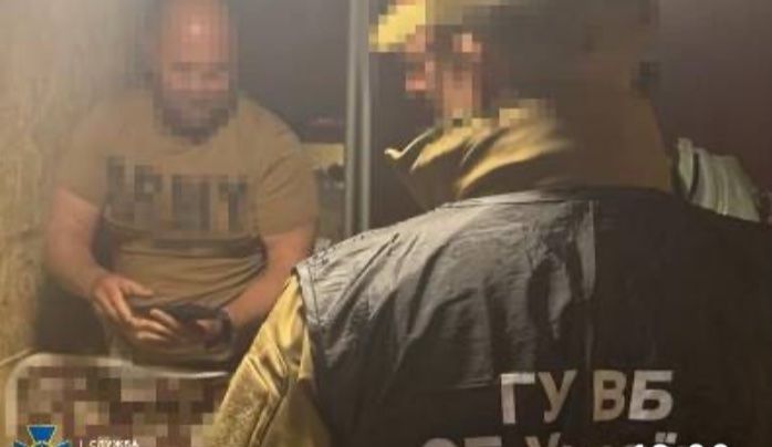 Комбат обкладав даниною воїнів