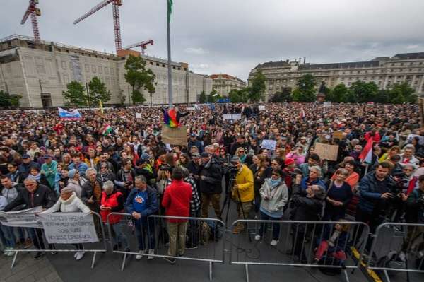 У Будапешті відбувся масштабний мітинг проти політики Орбана
