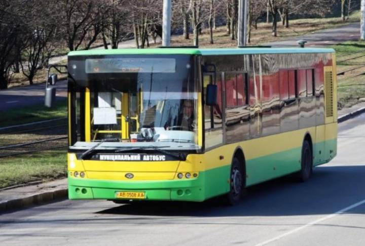 У Вінниці на Провідну неділю пустять більше транспорту