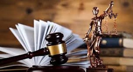 Суд став на бік жінки, у якої шахраї украли гроші з картки ПриватБанку