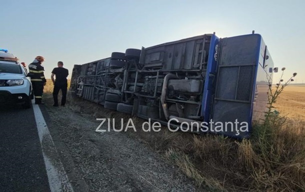 У Румунії перекинувся автобус з 55 українцями