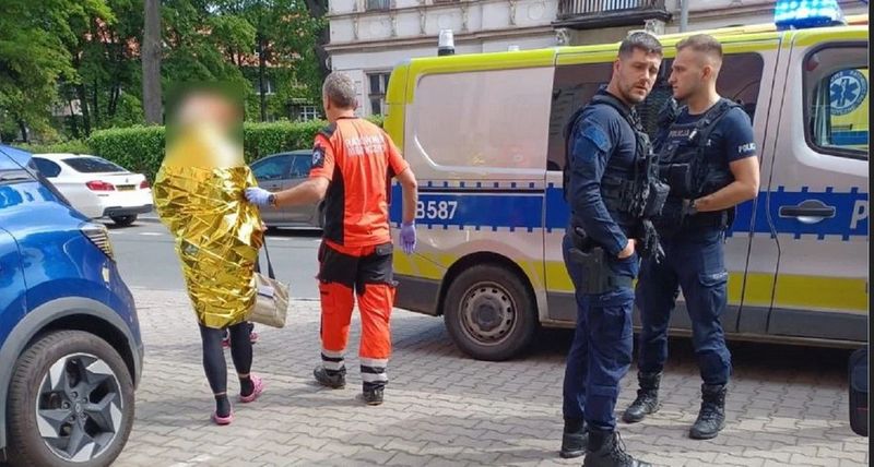 У Польщі чоловік знущався над українкою