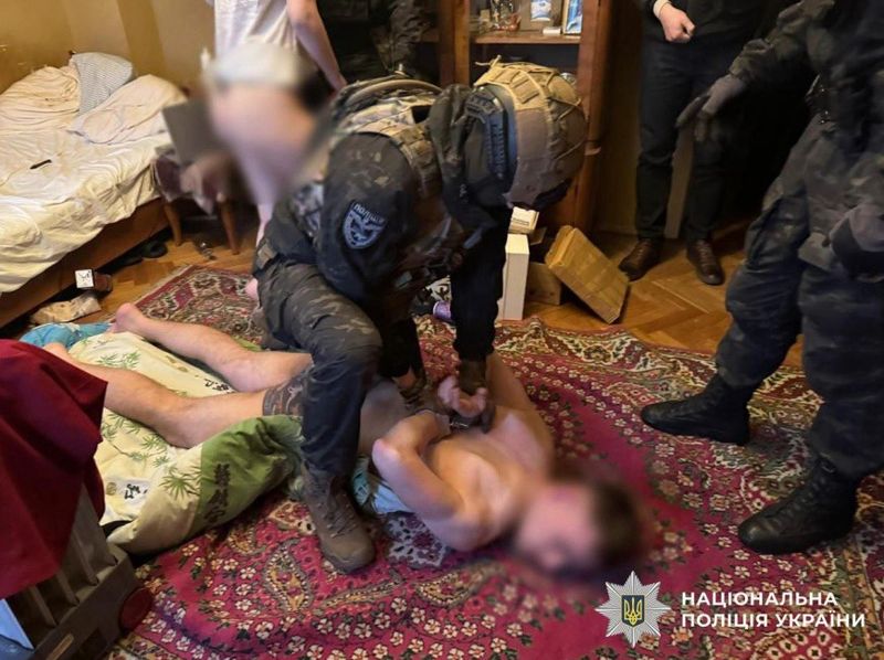 Нацполіція ліквідувала найбільше в Україні підпільне виробництво стероїдів