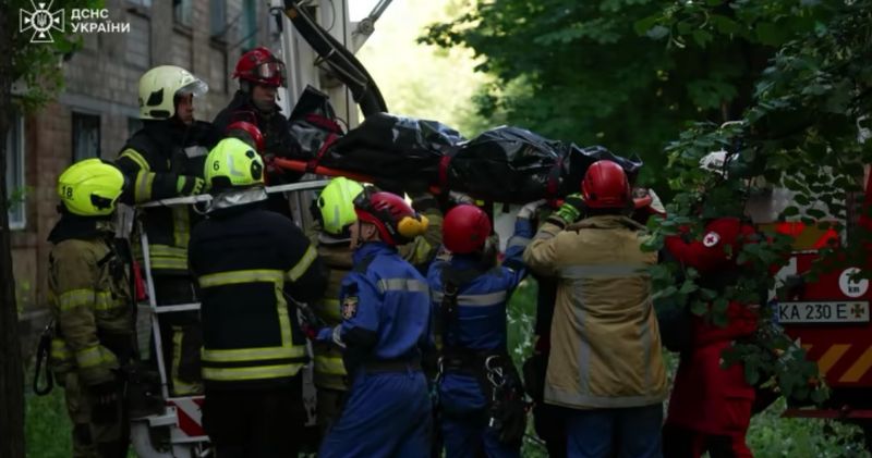 Вночі Повітряні сили знешкодили 339 дронів і 15 ракет. Є прямі влучання у 6 локаціях