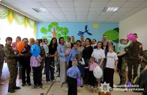 Поліцейські разом із колегами-силовиками та волонтерами провідали вихованців спеціальної школи