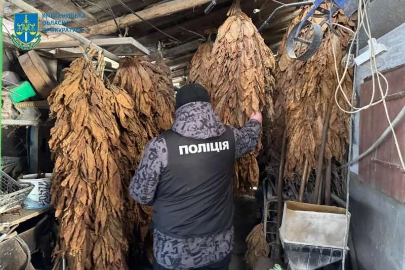У Кам’янець-Подільському районі викрили підпільний тютюновий цех