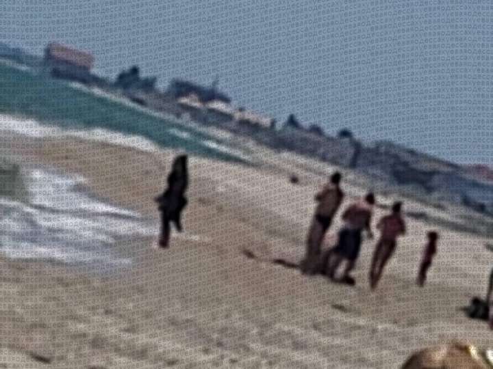 На пляжі в Затоці двоє людей підірвались на міні