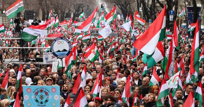Тисячі угорців протестували проти обмежень для ЗМІ та неурядових організацій