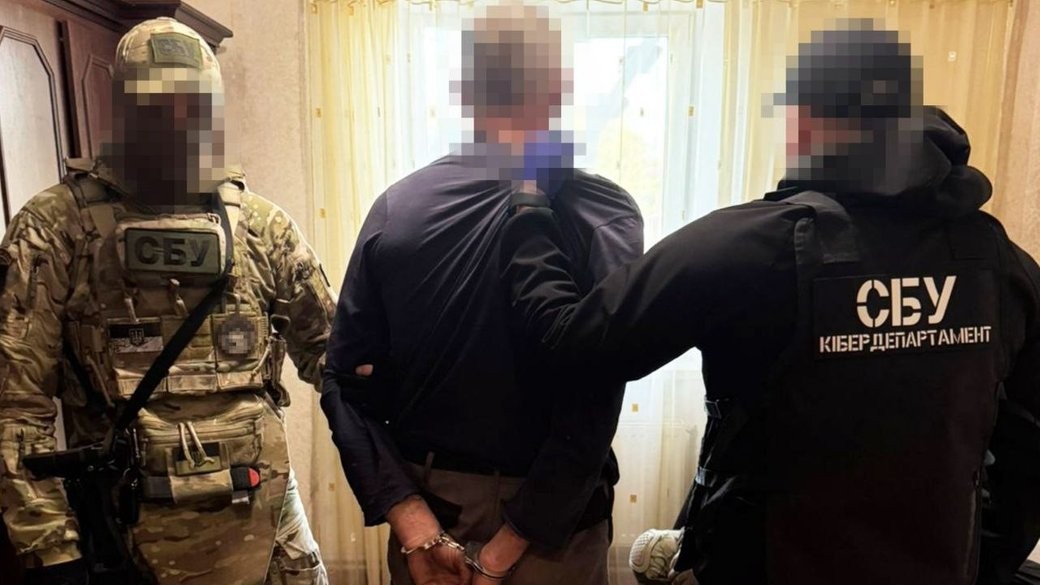 Здавав дані про бойові вильоти на військовому аеродромі