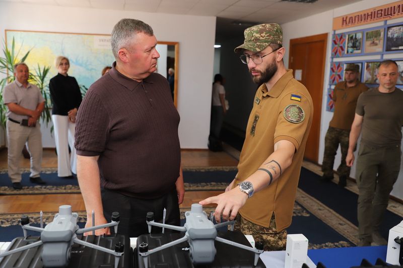 Дрони, техніка, обладнання: обласна рада разом із громадами допомагає ЗСУ