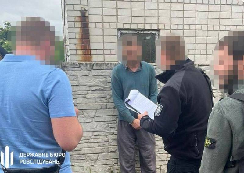 Працівник ТЦК за гроші пропонував «забронювати» цілу футбольну команду