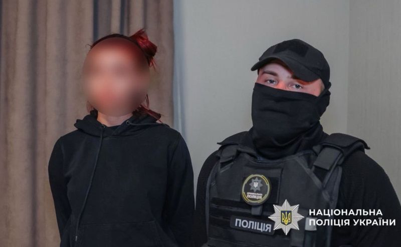 Заробляли на охочих незаконно перетнути кордон: Нацполіція викрила групу шахраїв, організовану уродженцем рф