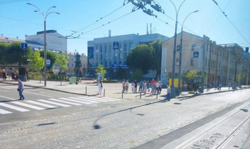 Змінили розташування двох зупинок громадського транспорту у центрі Вінниці