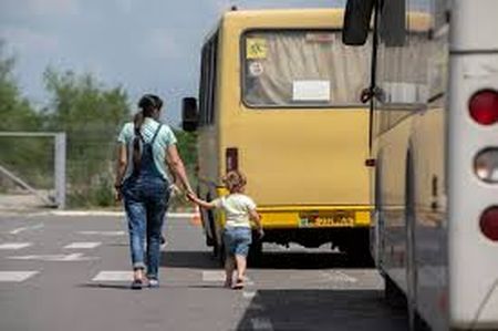 Діти масово залишають Україну