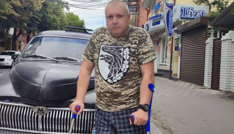 Оборонець з Харківщини, який лікується у Вінниці, придбав 70-річну “Перемогу”: історія колекціонера автівок