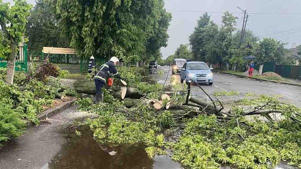 Шифер розлітався, як осіннє листя