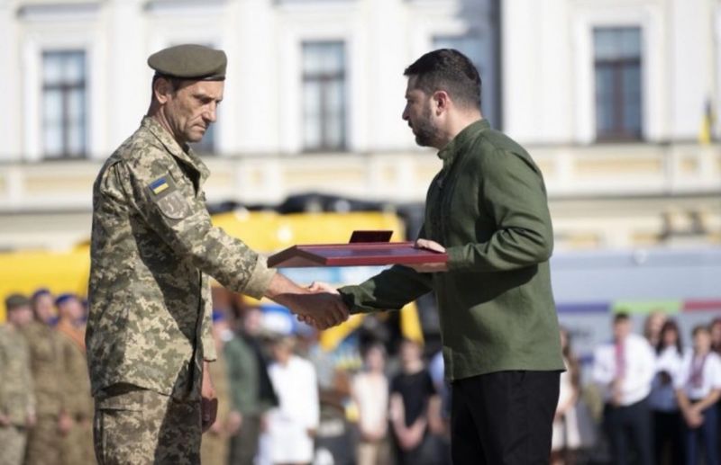 Зеленський вручив «Золоту Зірку» Героя України сержанту Івану Мотруку