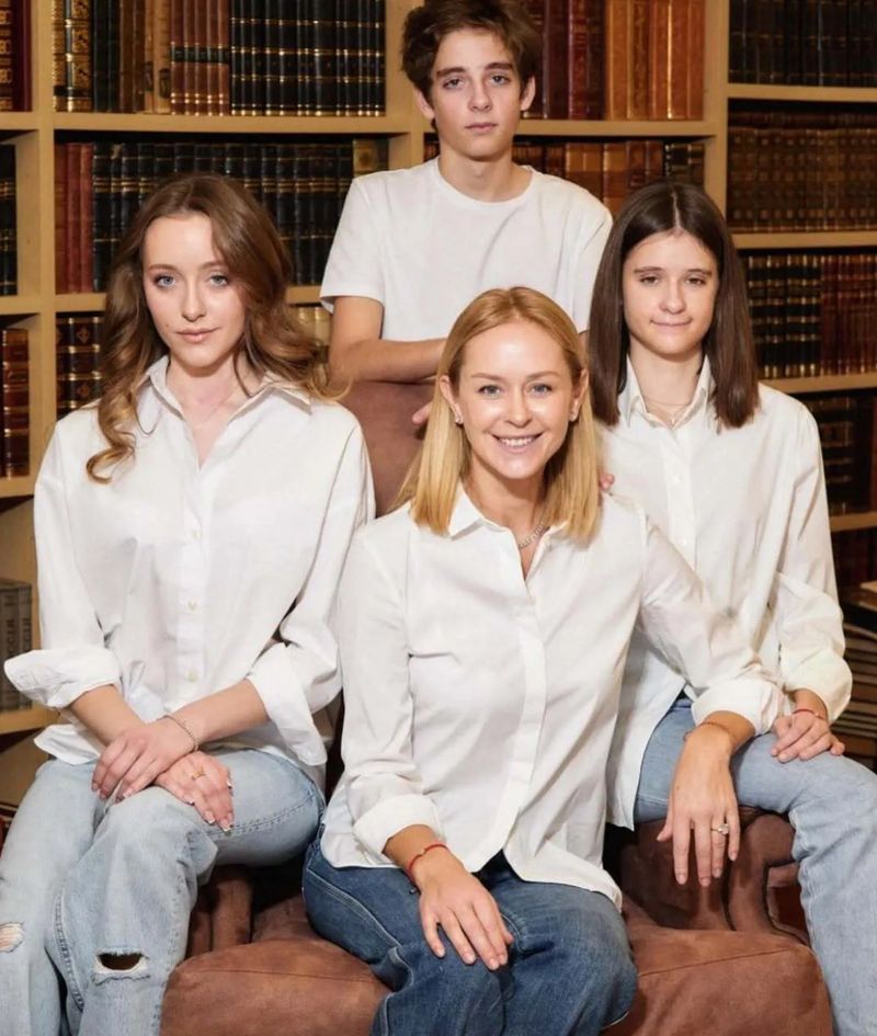 Втекли з Росії та ображаються на батька: як живуть четверо дітей Григорія Лепса